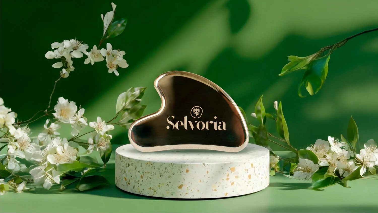 Beneficios del yoga facial con Gua Sha